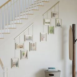 Umbra Cadres Et Albums Photos Porte Photos Mural Pour 5 Cadres, Métal Doré -Papiers peints Soldes porte photos mural pour 5 cadres metal dore 3